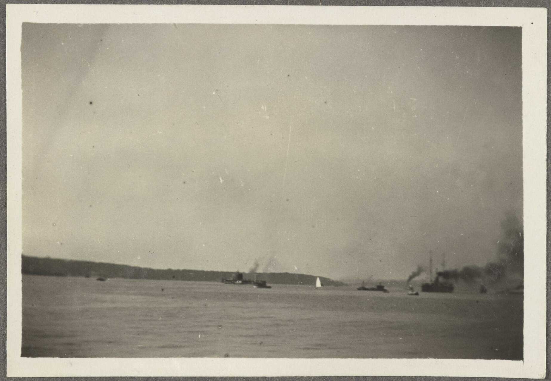 Multiple ships in a harbour