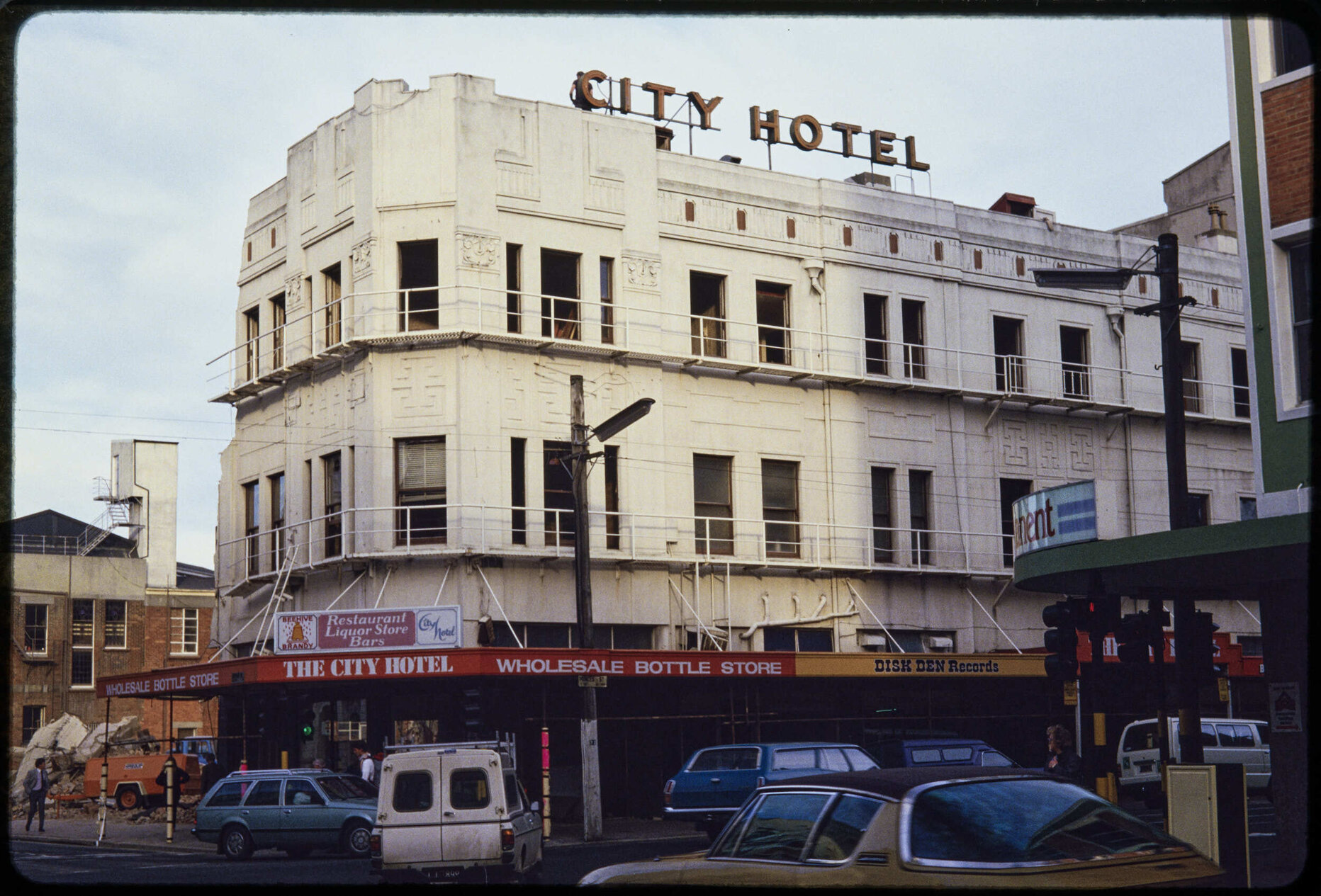 The City Hotel at the time of its demolition