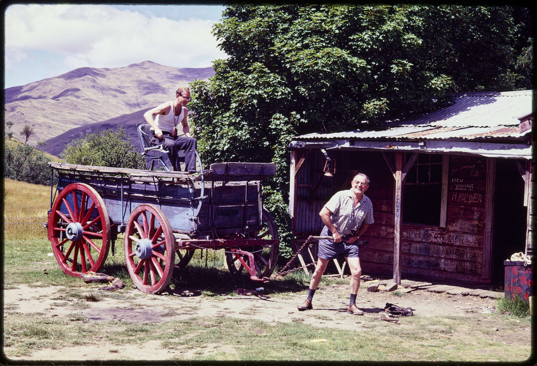 Murray Hanan and John Walsh at Skippers