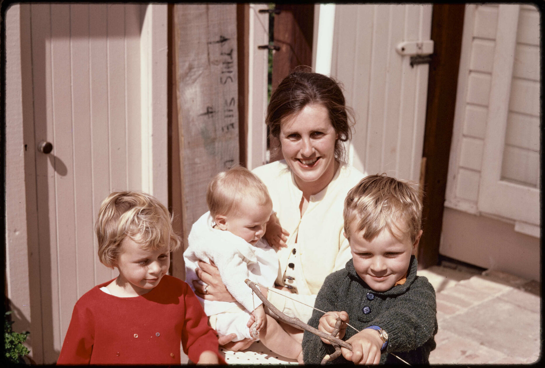 Elizabeth Hanan with children Alison, Judith, and David