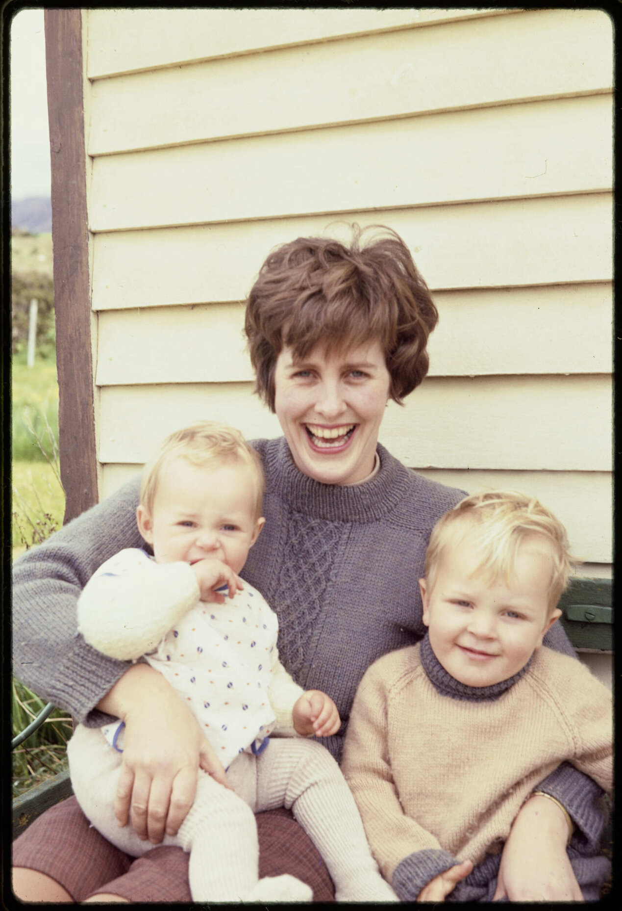 Elizabeth Hanan with children Alison and David at Arrowtown