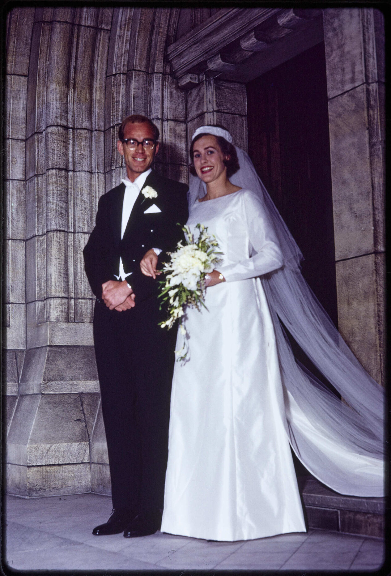Elizabeth and Murray Hanan on their wedding day, at St Paul's Cathedral