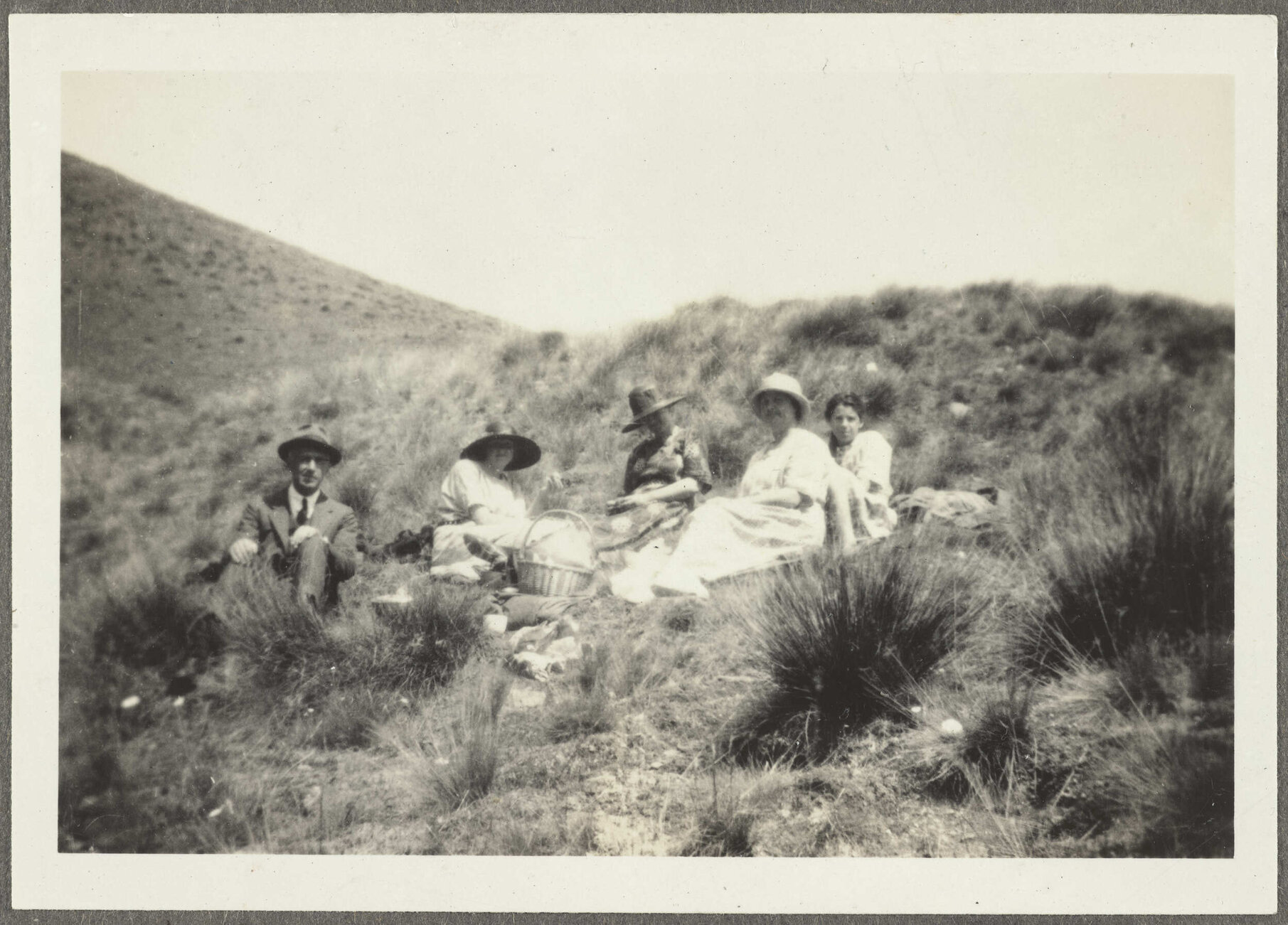 Henry and Lesley Brasch and three unidentified women having a picnic