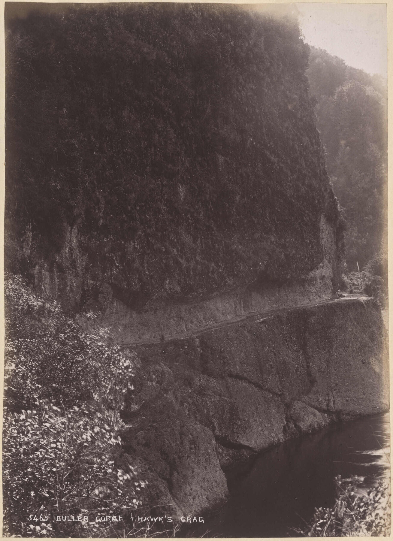Buller Gorge, Hawk's Crag