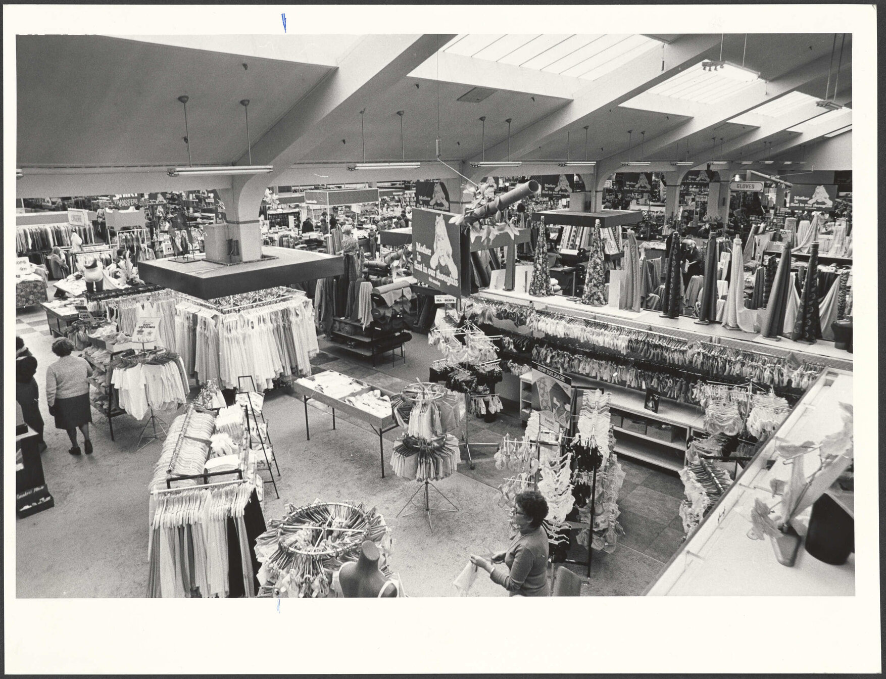 Arthur Barnett, Golden Block