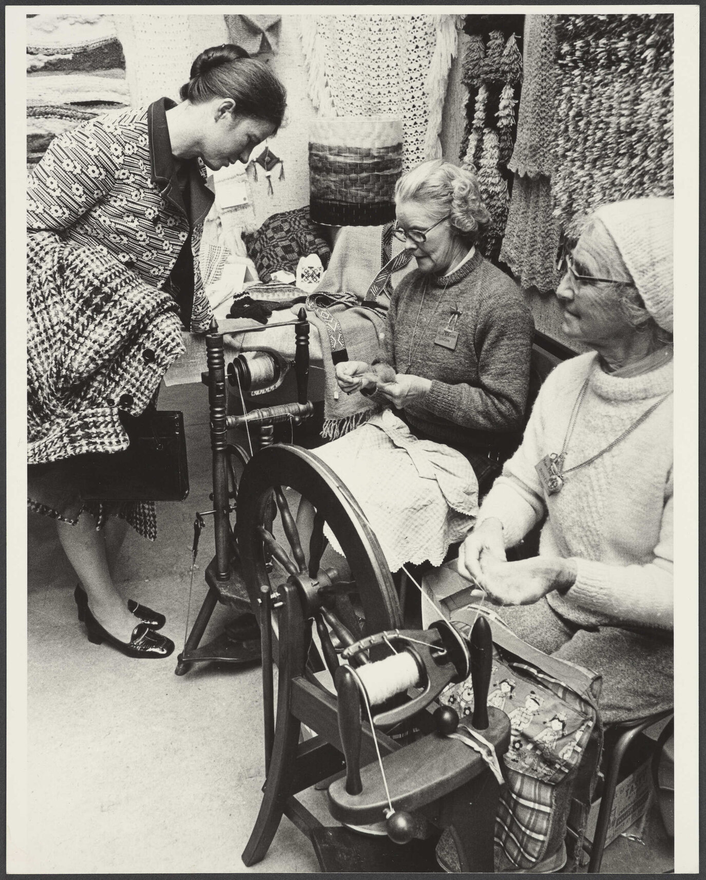 Spinning and weaving demonstration, Dunedin