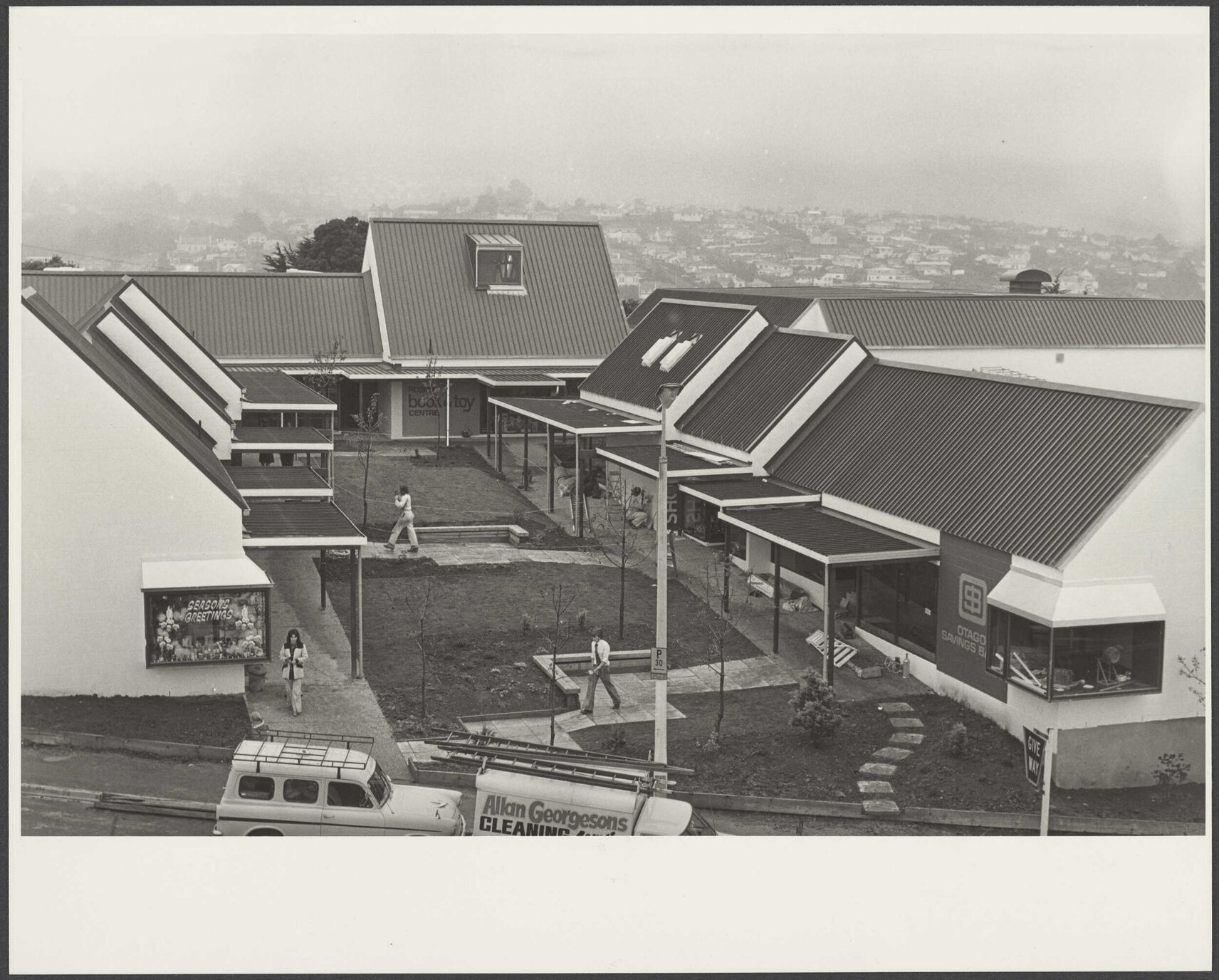 Roslyn Village Shopping Centre