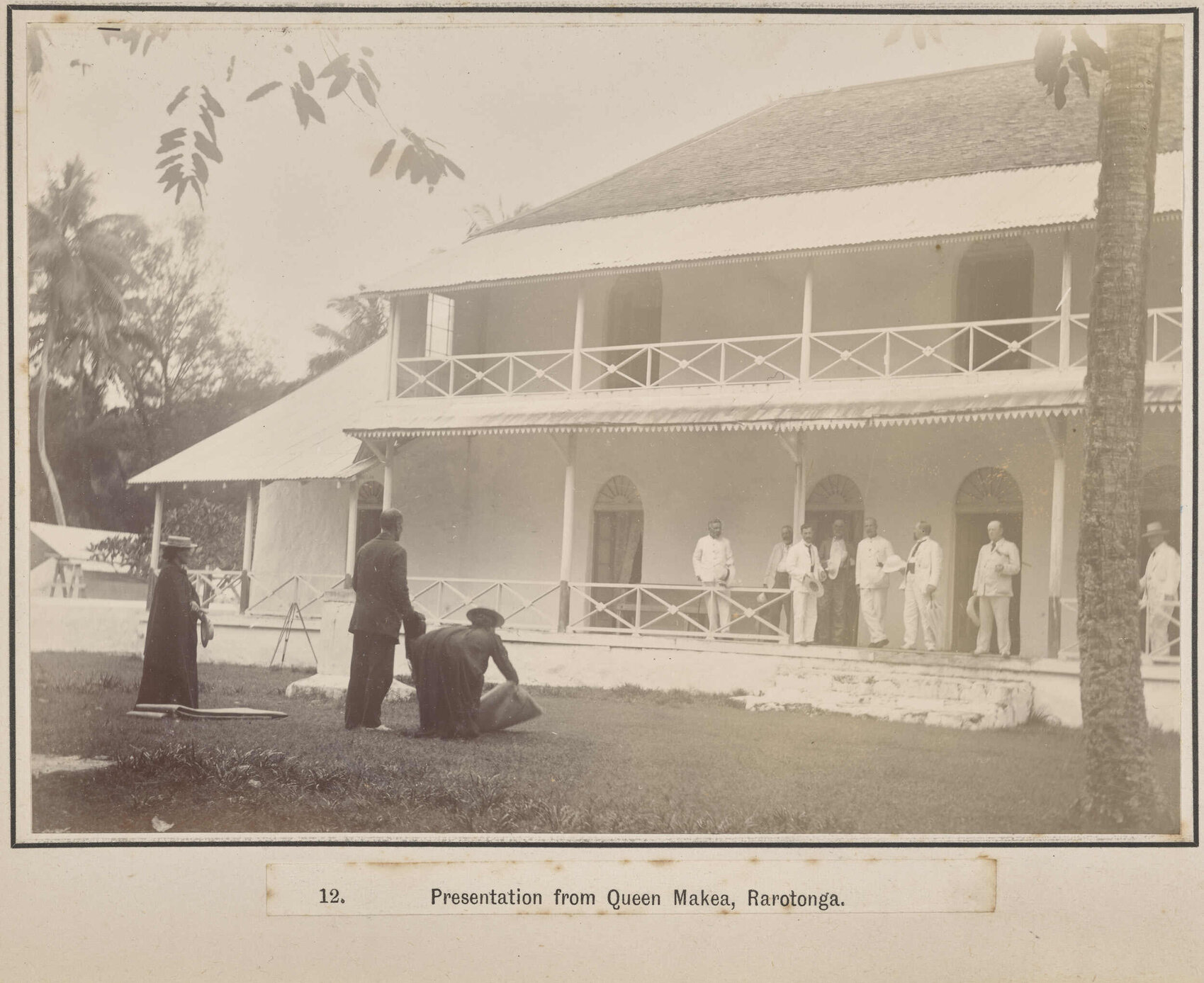 Presentation from Queen Makea, Rarotonga