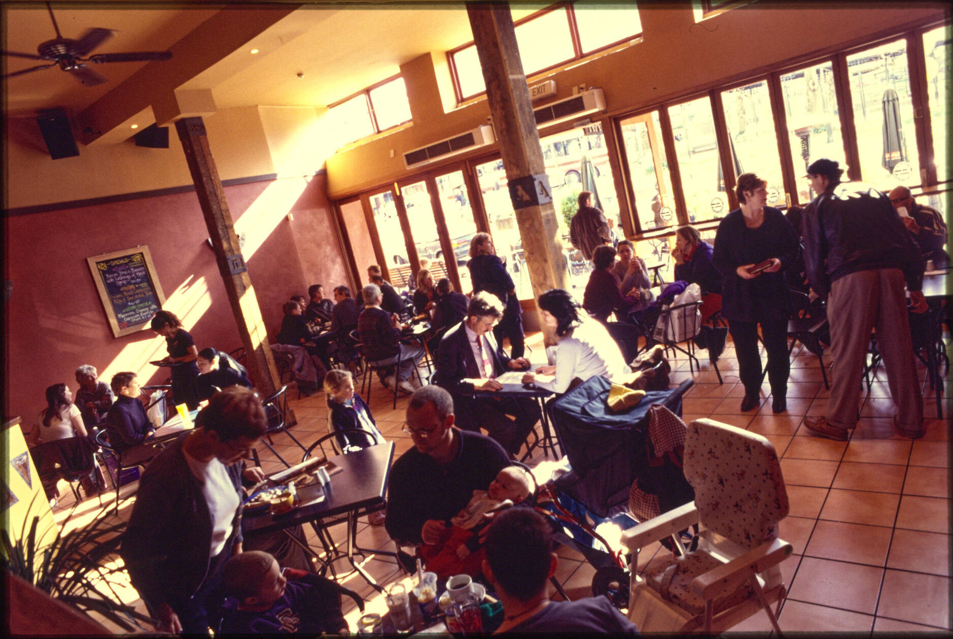 Ra Caf&eacute; and Bar
