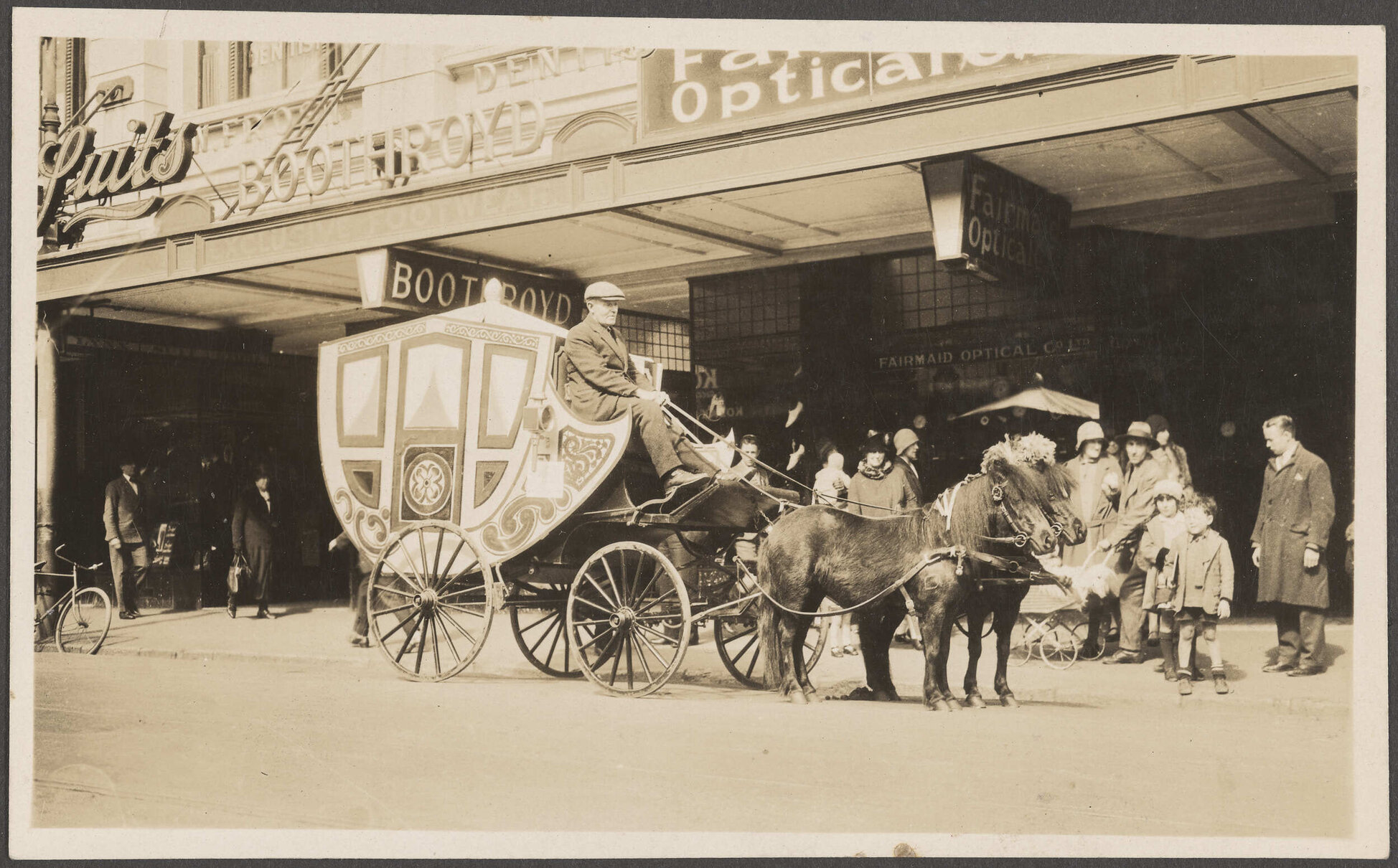 Thomsons Lemonade pony-drawn carriage and coachman on Princes Street