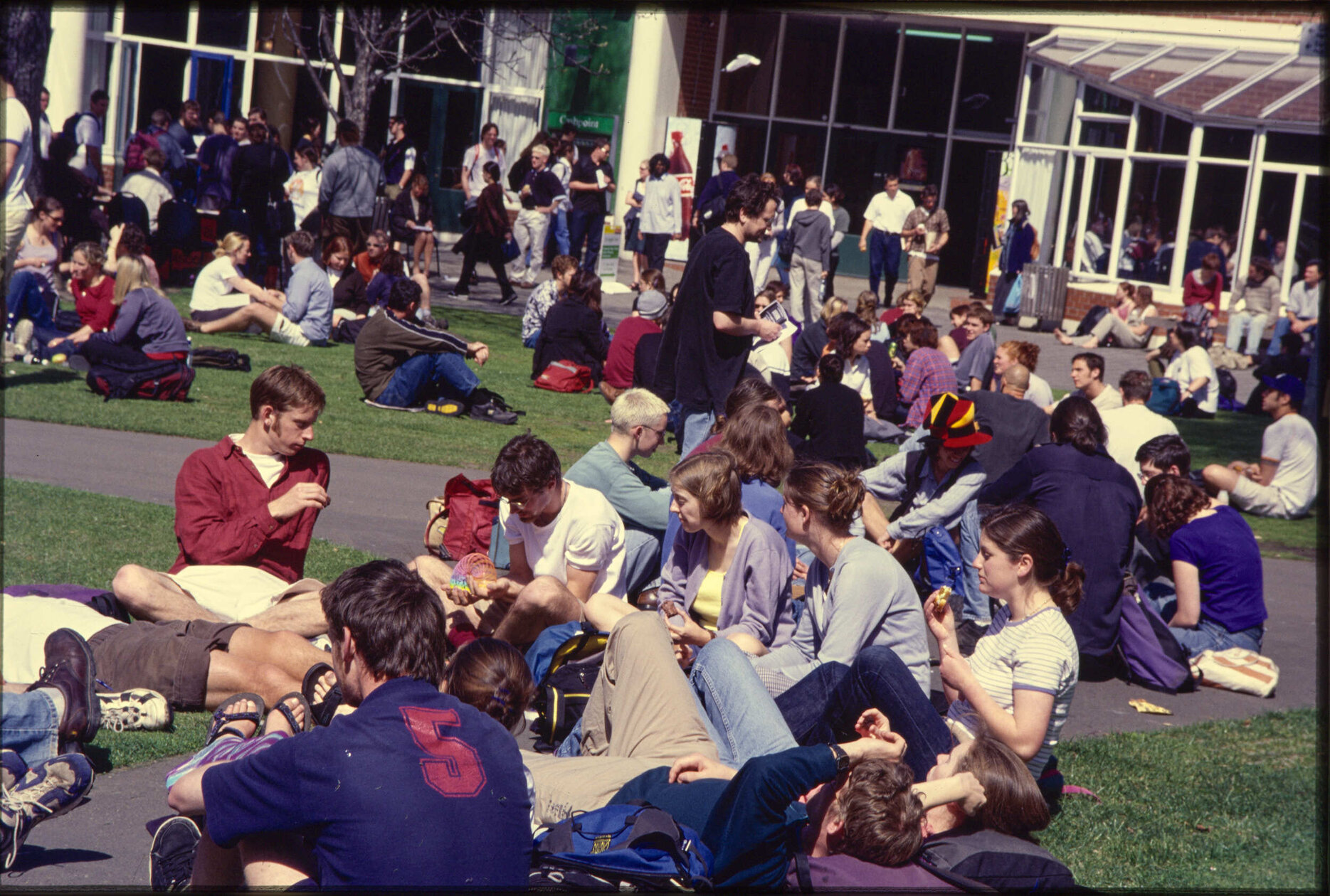 Students on Union Lawn