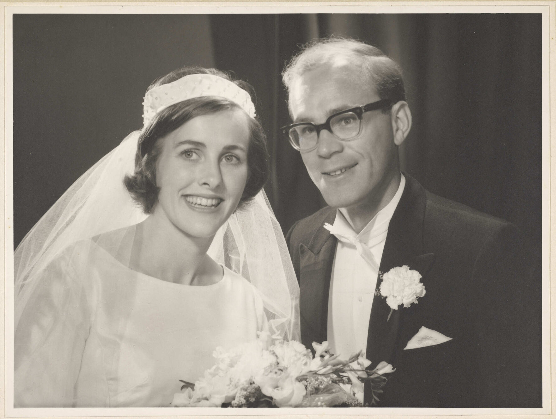 Elizabeth and Murray Hanan on their wedding day