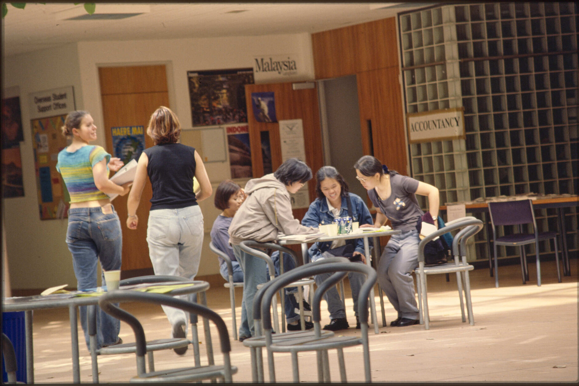 Students in Commerce Building, University of Otago
