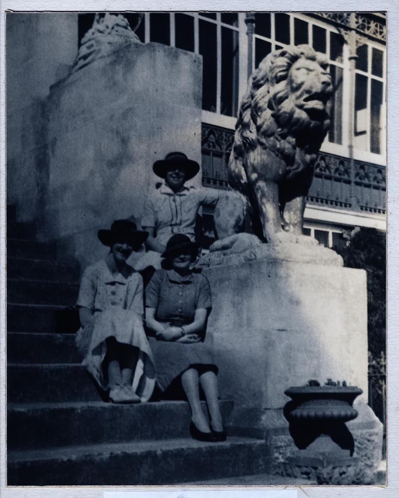 Mary Fleming, May Leslie, and Kath McInnes at Larnach Castle