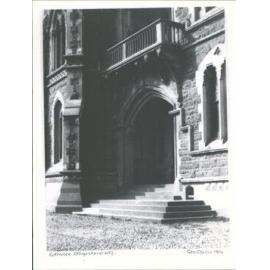 "Entrance. Otago University"