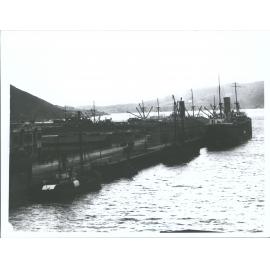 "Oct. 10th. Victoria Wharf: S.S. Waihoia (Nth), SS Dorset (Sth), Rattray St. Wharf: SS Paparoa (east)  SS. Invercargill (West)"