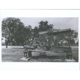 Violet Hayward (later Mussen) and Peter &  Edward Hayward