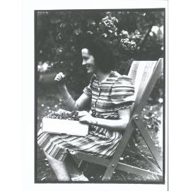 Miss Bennetts cherry picking, Roxburgh