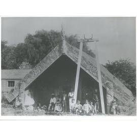 "Te Auaukiterangi". The Tainui Canoe's Captain Hoturoa on the teko teko