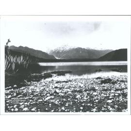 Franz Josef glacier & Frits Range in background