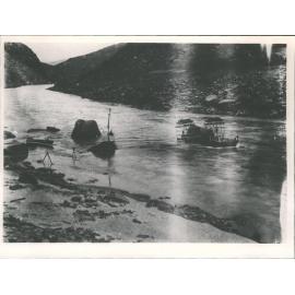 J. F Kitto's current wheeler near Millers Flat