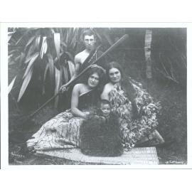 Bennett, Fred Family Co 1898