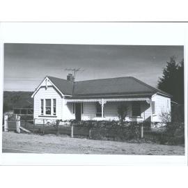 "Marshall's", Momona