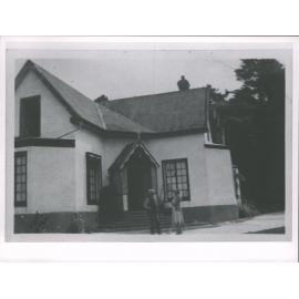 Unidentified couple outside Ravenscliff Entrance