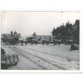 Harris + Sons fruitgrowers Weight of load 8 tons 10