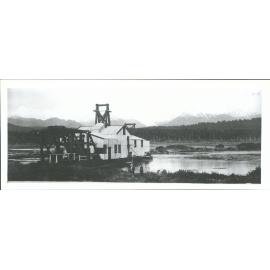 Gold mining Five mile Dredge