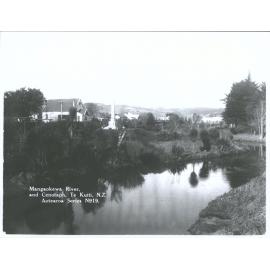 Mangaokewa River and Cenotaph, Te Kuiti, N.Z.