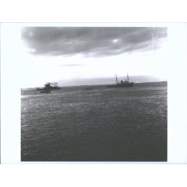 BLUFF-THAMES (2) (DUTCH TUG)