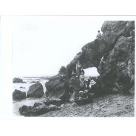 Unidentified group near Dashing Rocks, Caroline Bay