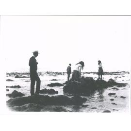 Unidentified group near Dashing Rocks, Caroline Bay