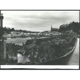 [BROXTON (Coal Carrier)]