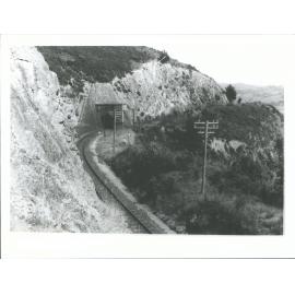 The Cliffs Tunnel (b. 1889?) Old line round the side