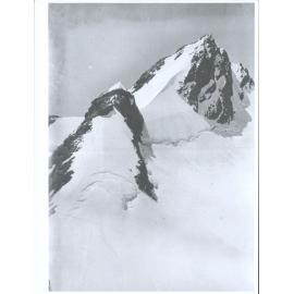 Mount Victoria and The White Pyramid