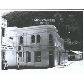 Mountaineer Hotel