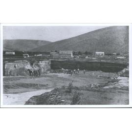 Stripping with horses and drays, Havelock Flat, Waitahuna