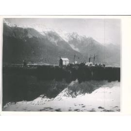 P.S. Mountaineer at Old Glenorchy Wharf