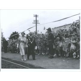 Q.E.II with Major at Waipukarau, Mr J. McCarthy