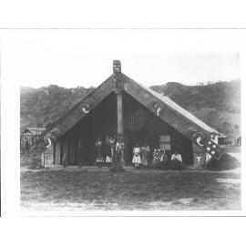 Wharepuni at Parekino, Wanganui River