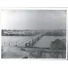 Wanganui bridge and city