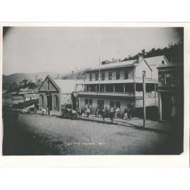 1860s Crickmores Stables & Crickmores Royal Hotel, Dunedin to Port Chalmers coach