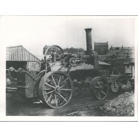 Traction engine