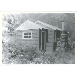 Jubilee Hut looking towards Silverpeaks