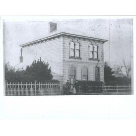 Dwellings unidentified