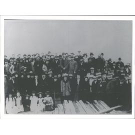 A large group of Vistors & Stewart Islanders assembled on the Wharf at Half Moon Bay