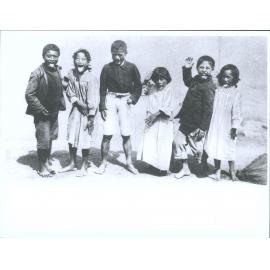 Maori children posing for photo