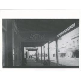 Sign reading "Ford: the universal car"